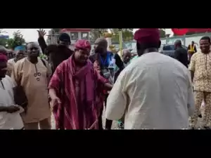 Video: Pasuma Prostrate As Sunny Ade Storms His 50th Birthday Party, Dance,Prays & Advice Him